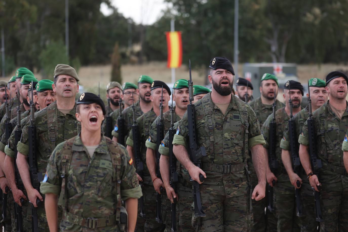 En imágenes, el desfile de la BRI X para despedir al contingente que marcha a Letonia