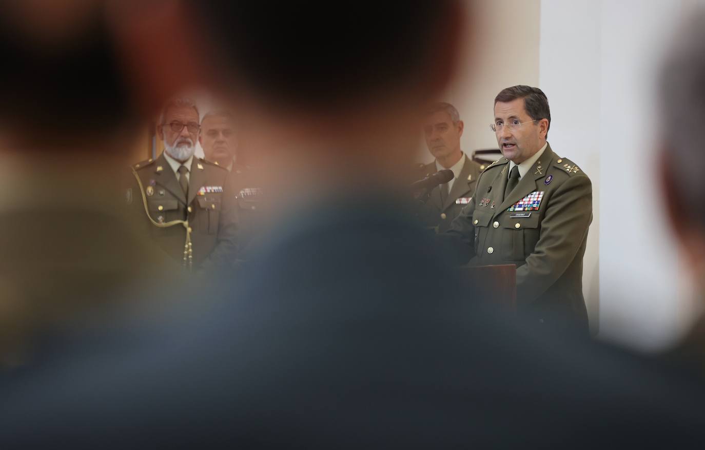 La imposición en Córdoba de la Gran Cruz del Mérito Militar al rector de la UCO, en imágenes