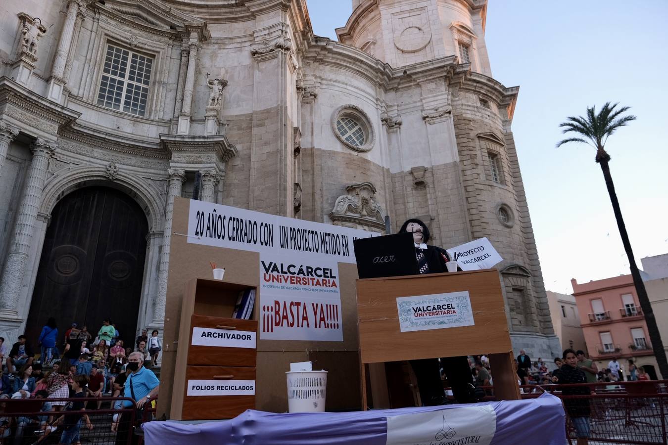 Fotos: Los Juanillos arden en Cádiz