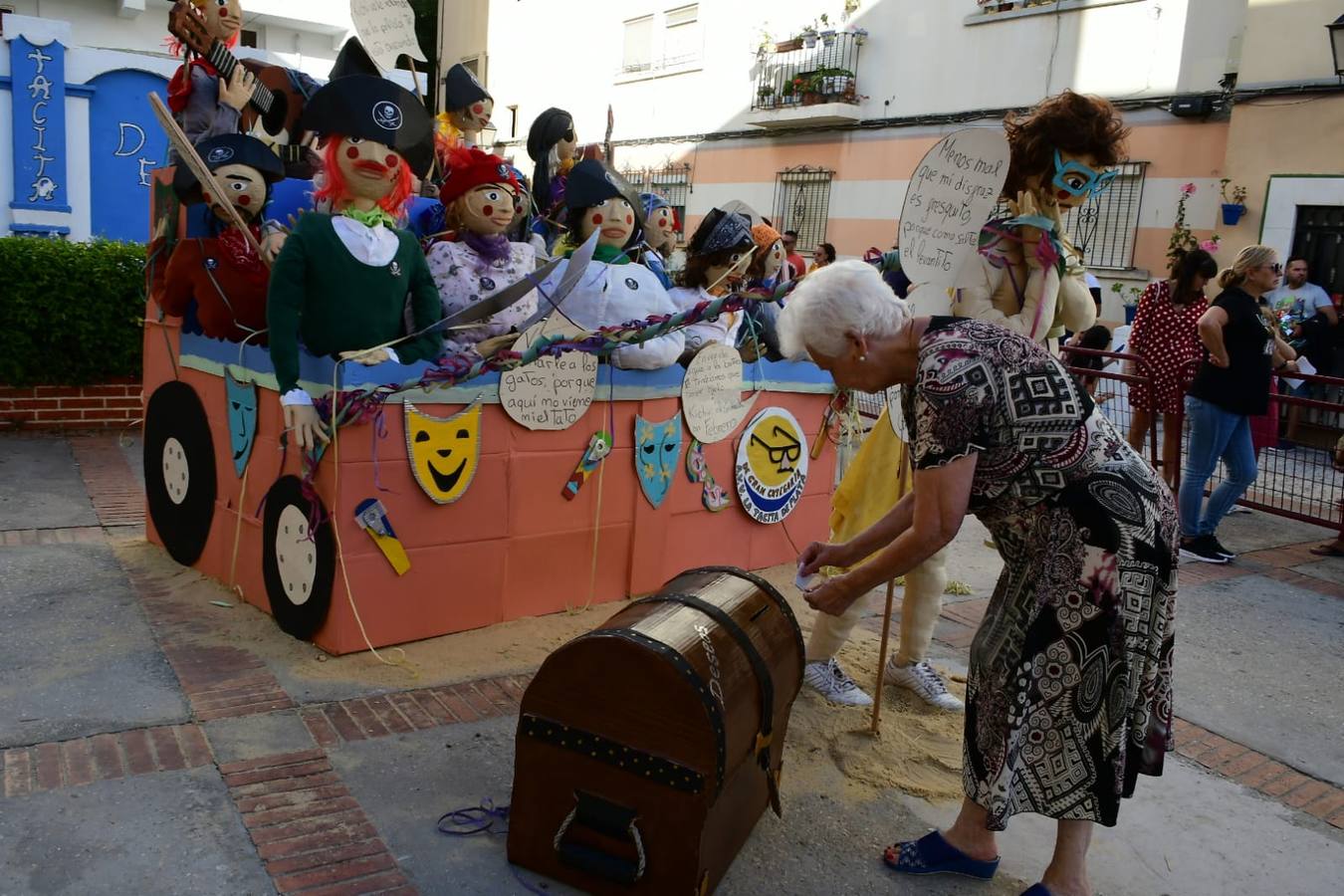 Fotos: Los Juanillos arden en Cádiz