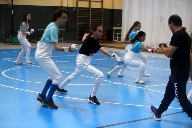 La belleza de la práctica de la esgrima en Córdoba, en imágenes