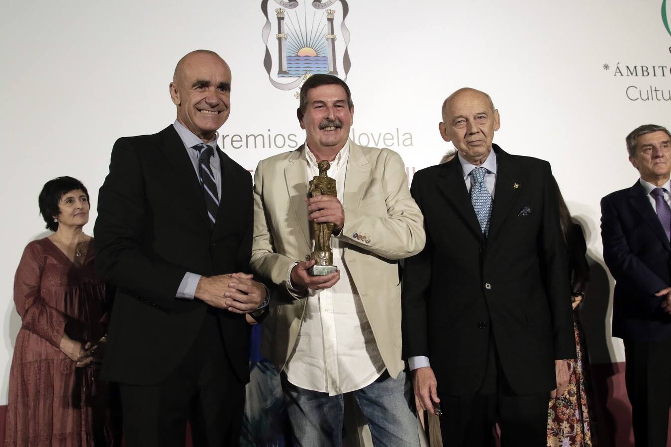 Entrega del LIV Premio de Novela Ateneo de Sevilla, en imágenes