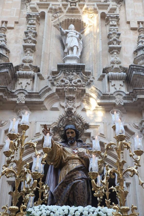 La procesión del Sagrado Corazón de Jesús en Córdoba, en imágenes