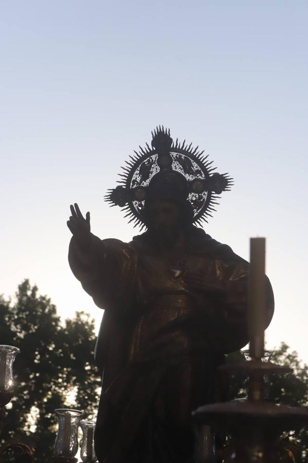 La procesión del Sagrado Corazón de Jesús en Córdoba, en imágenes