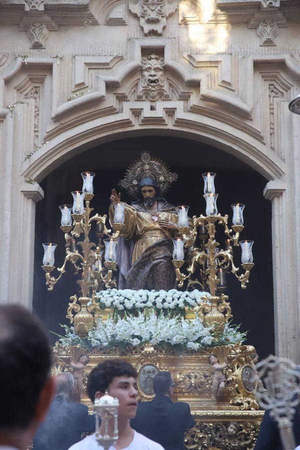 La procesión del Sagrado Corazón de Jesús en Córdoba, en imágenes