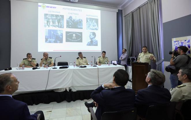 La conferencia en Córdoba sobre las misiones españolas con la OTAN, en imágenes
