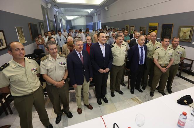 La conferencia en Córdoba sobre las misiones españolas con la OTAN, en imágenes