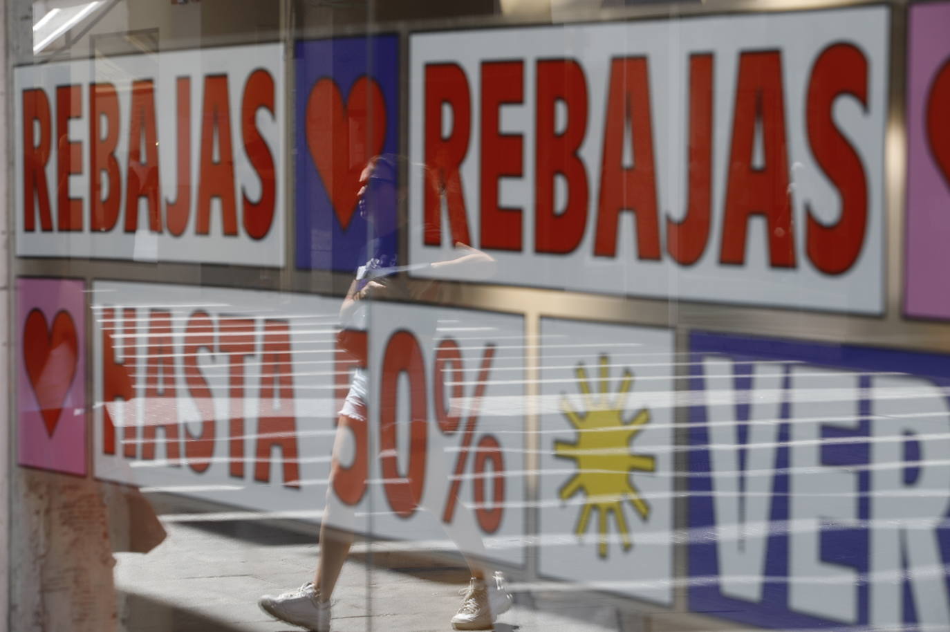 El arranque de las rebajas de verano en Córdoba, en imágenes