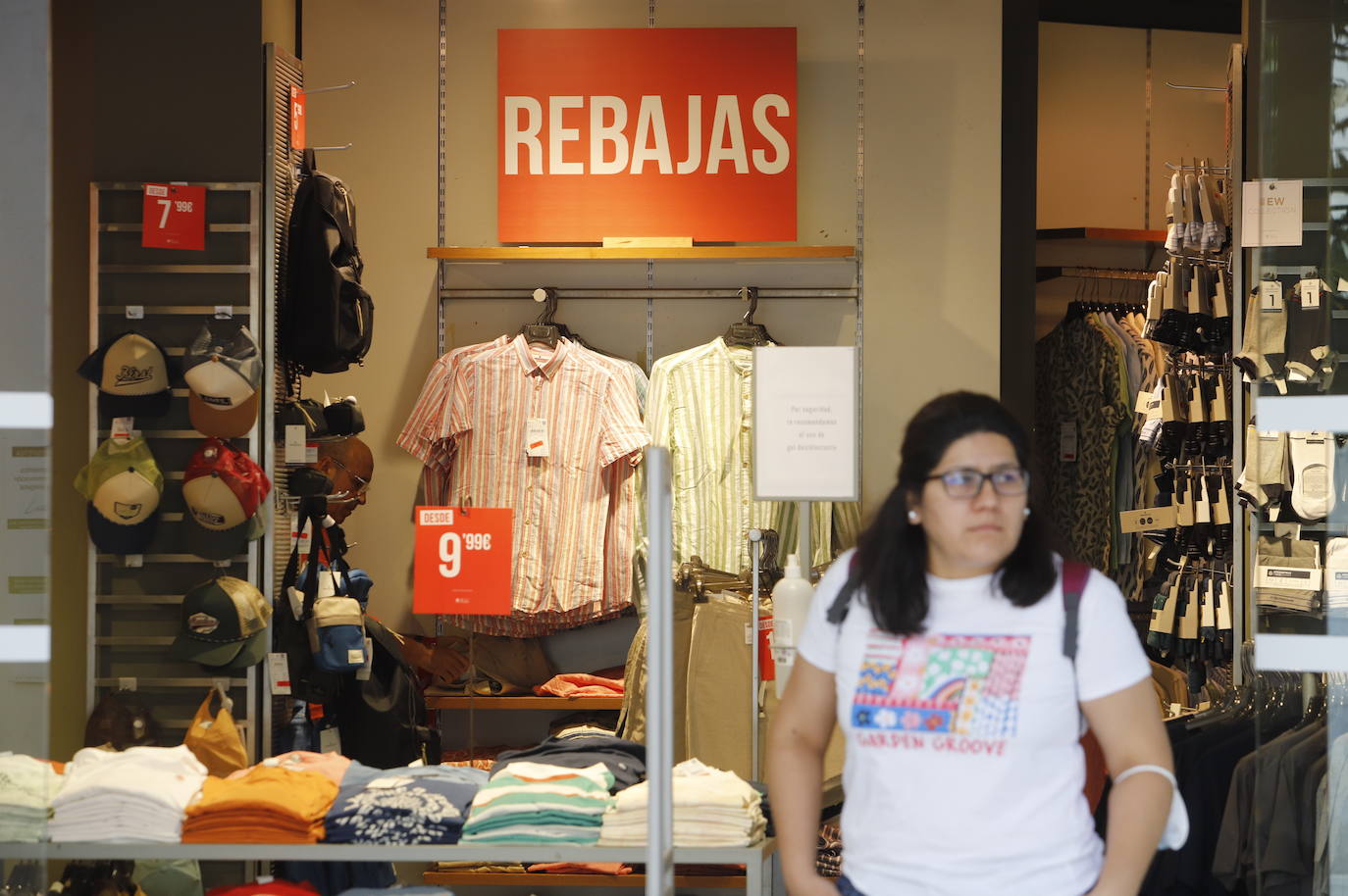 El arranque de las rebajas de verano en Córdoba, en imágenes