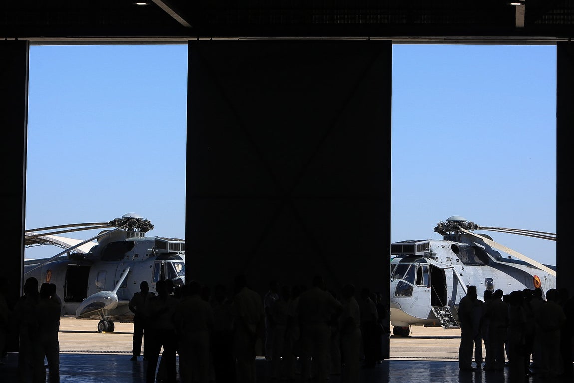 En imágenes: Así ha sido la despedida de los dos últimos helicópteros &#039;Morsa&#039; de la Armada