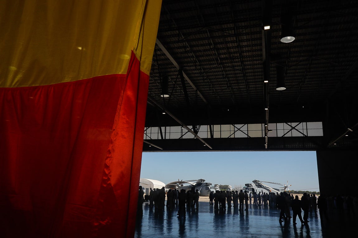 En imágenes: Así ha sido la despedida de los dos últimos helicópteros &#039;Morsa&#039; de la Armada