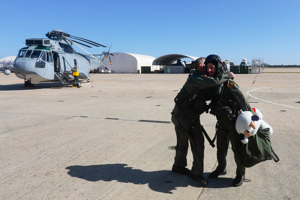 En imágenes: Así ha sido la despedida de los dos últimos helicópteros &#039;Morsa&#039; de la Armada