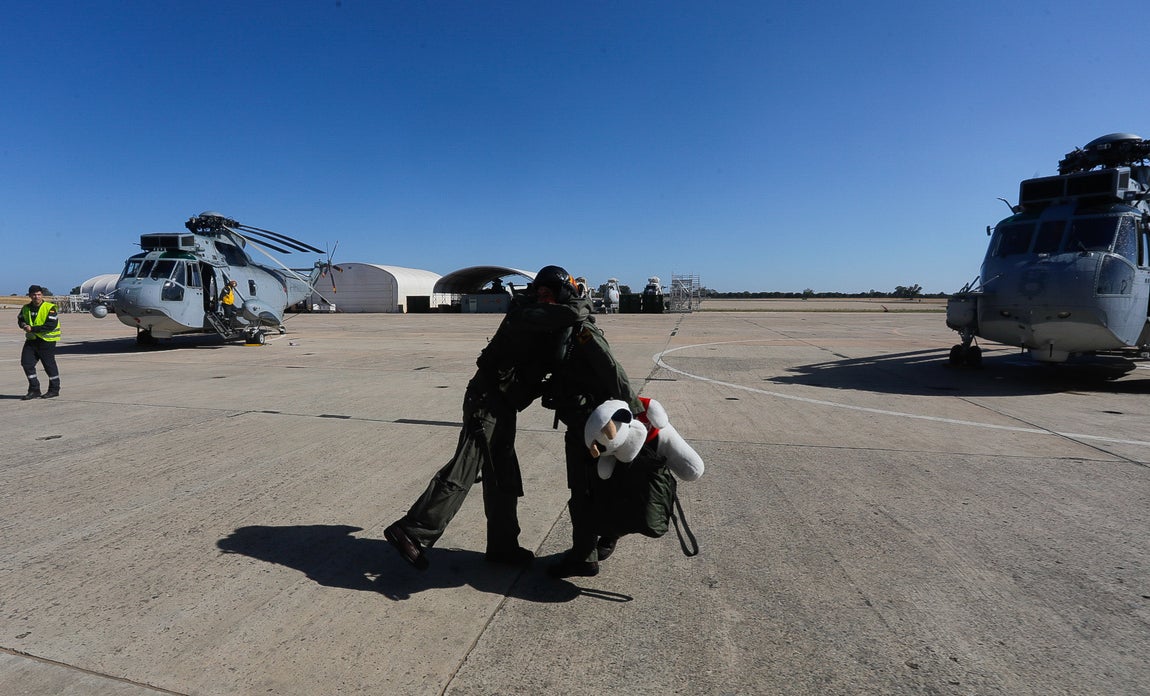 En imágenes: Así ha sido la despedida de los dos últimos helicópteros &#039;Morsa&#039; de la Armada