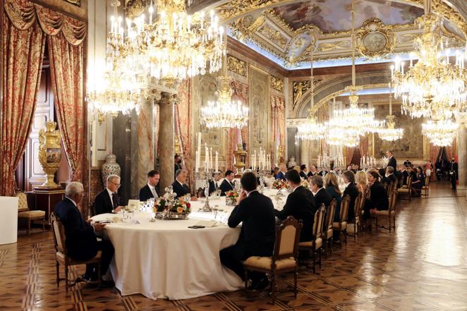 La cena ha tenido lugar en el Salón del Trono. 