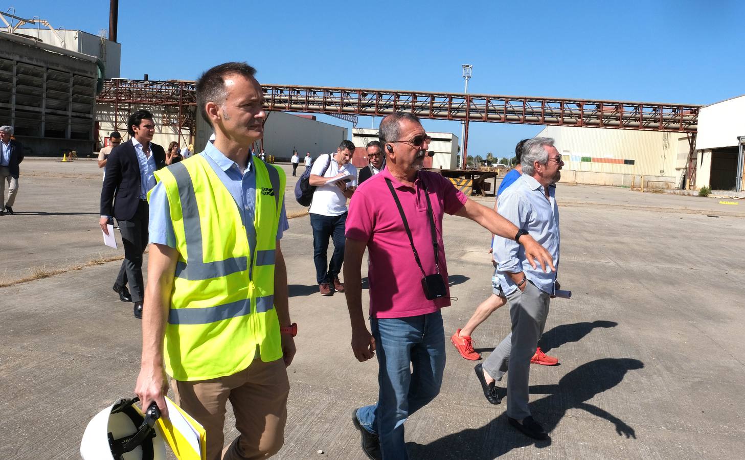 Fotos: Visita del Cádiz a las antiguas instalaciones de Delphi