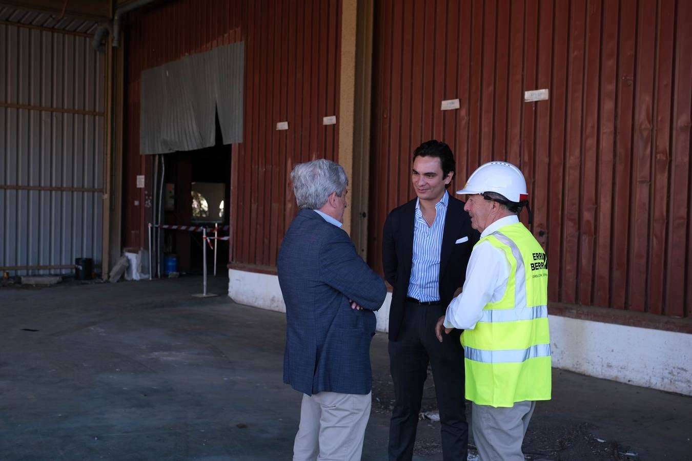 Fotos: Visita del Cádiz a las antiguas instalaciones de Delphi