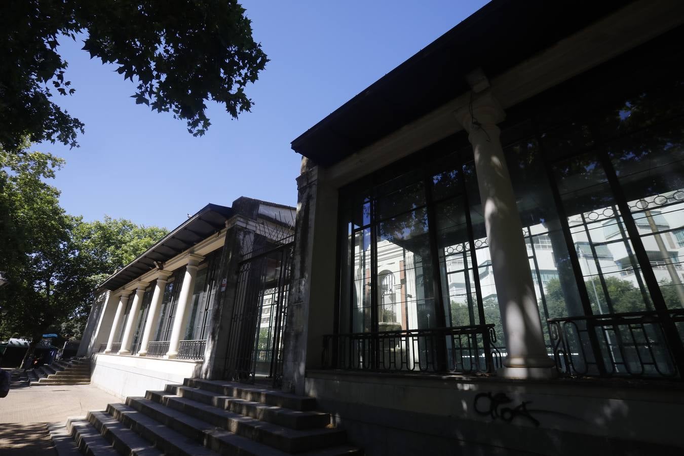 En imágenes, el estado de la Pérgola en los Jardines de la Victoria de Córdoba