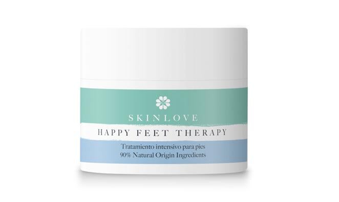 Tratamiento restaurador de pies Happy Feet Therapy de Skinlove: 17 €. Además de hidratar, suaviza los talones secos y repara durezas y callosidades, exfolia la piel y descongestiona la zona aliviando la pesadez. Su fórmula, con un 90% de ingredientes naturales, cuenta con urea, aloe vera, manzanilla, mentol, aha’s y aceite de soja.
