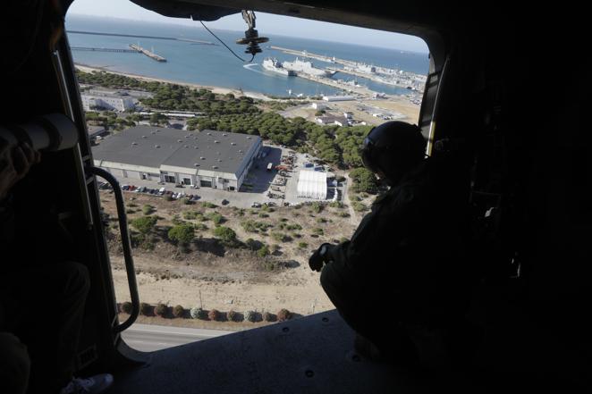 Las impresionantes imágenes de Cádiz y la Bahía desde un helicóptero militar