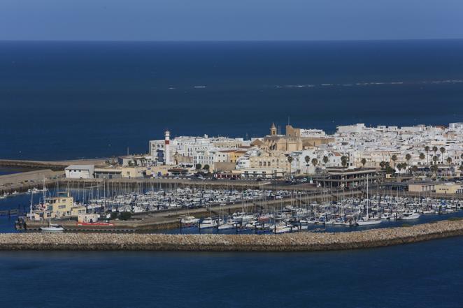 Las impresionantes imágenes de Cádiz y la Bahía desde un helicóptero militar