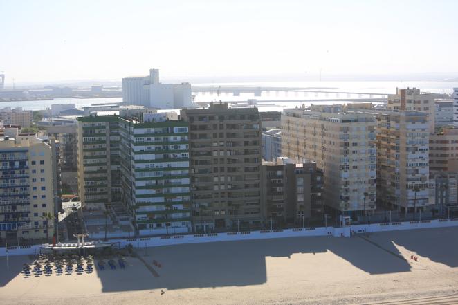 Las impresionantes imágenes de Cádiz y la Bahía desde un helicóptero militar