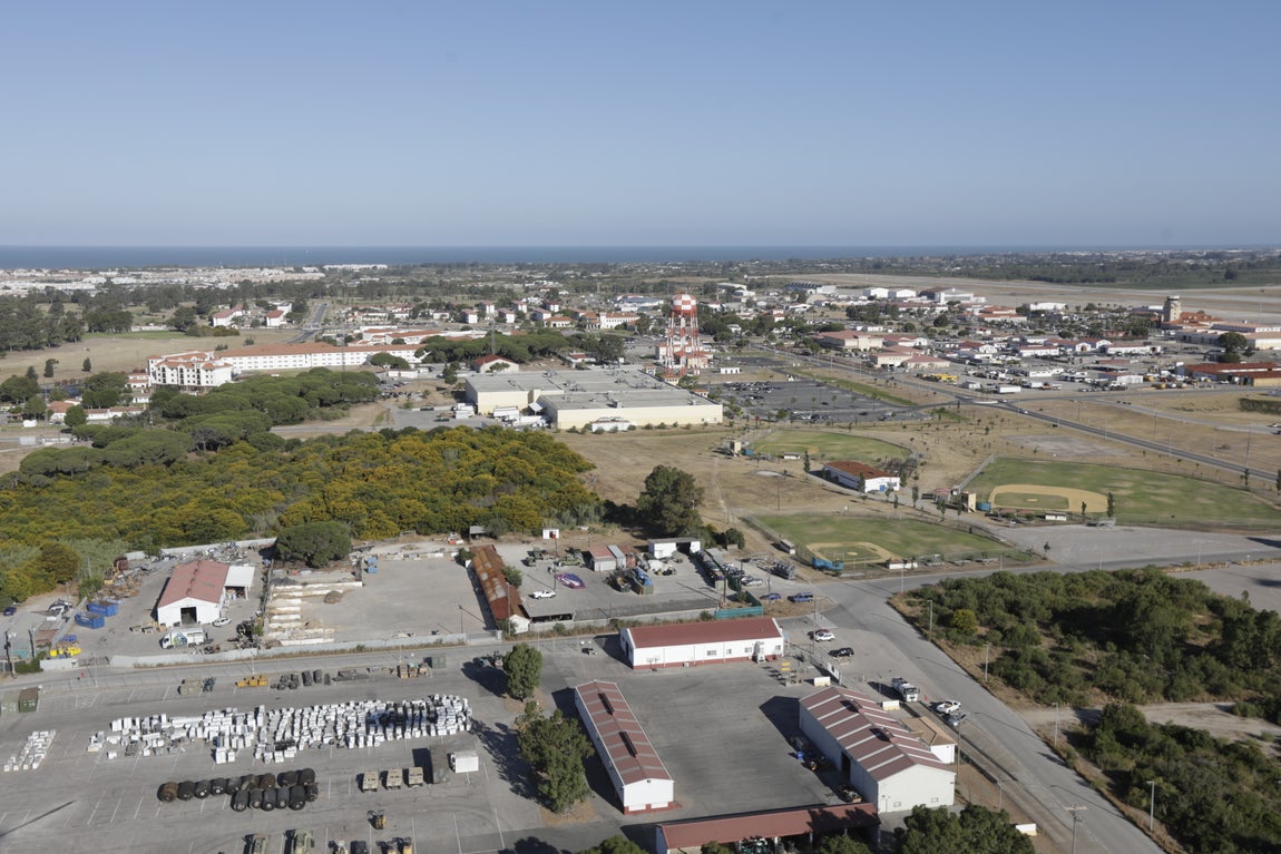 Las impresionantes imágenes de Cádiz y la Bahía desde un helicóptero militar