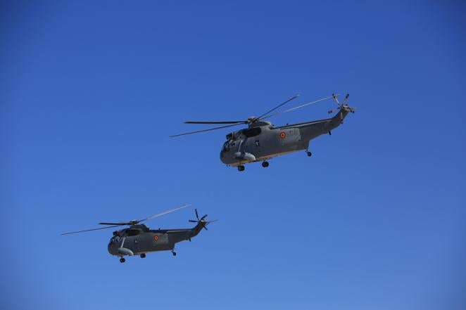 Las impresionantes imágenes de Cádiz y la Bahía desde un helicóptero militar