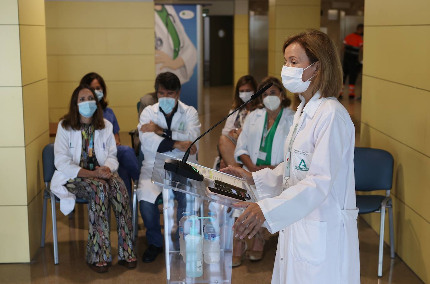 El equipo sanitario que opera con robot a niños en Córdoba, en imágenes