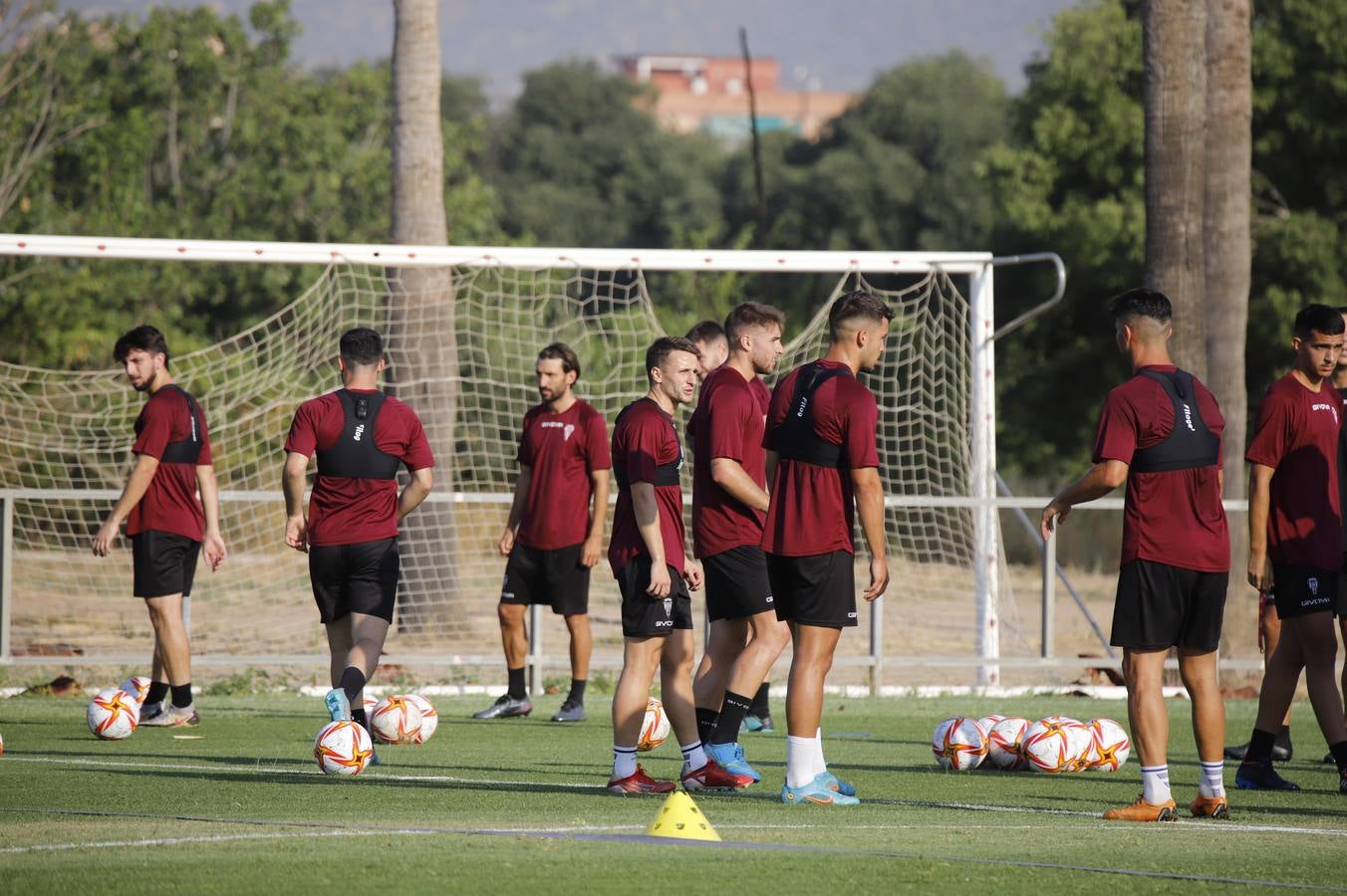 El primer entrenamiento de la temporada del Córdoba CF, en imágenes