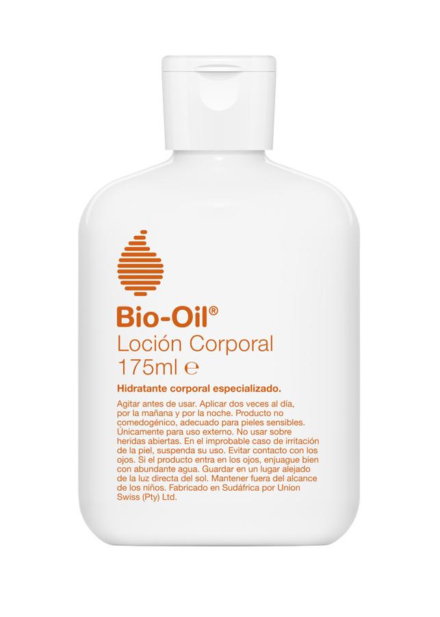 Bio-Oil Loción Corporal (16,50 €, 250 ml). Ultraligera, no grasa y fácil de aplicar, esta loción hidrata, repara y protege la piel gracias a una fórmula compleja de agua en aceite que contiene más del doble de aceite, ceras y mantecas que otras hidratantes. No tiene perfume, por lo que es perfecta para todas las pieles, incluso las sensibles. Es fácil de aplicar, se absorbe de forma inmediata y no deja la piel grasa.