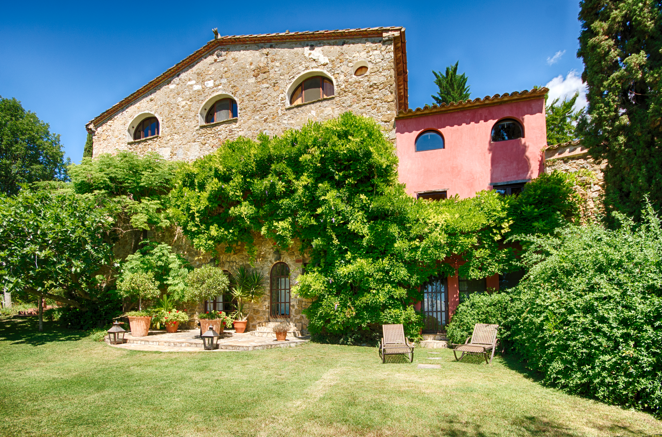A la venta una finca rústica en Sales de Llierca por 2,25 millones de euros
