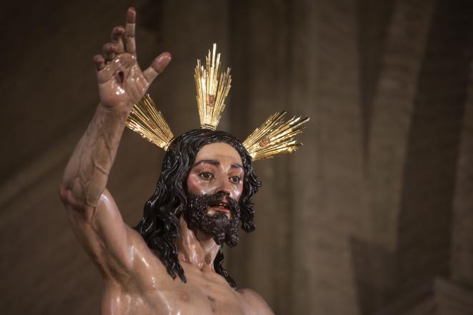 El Señor de la Resurrección en su paso de salida