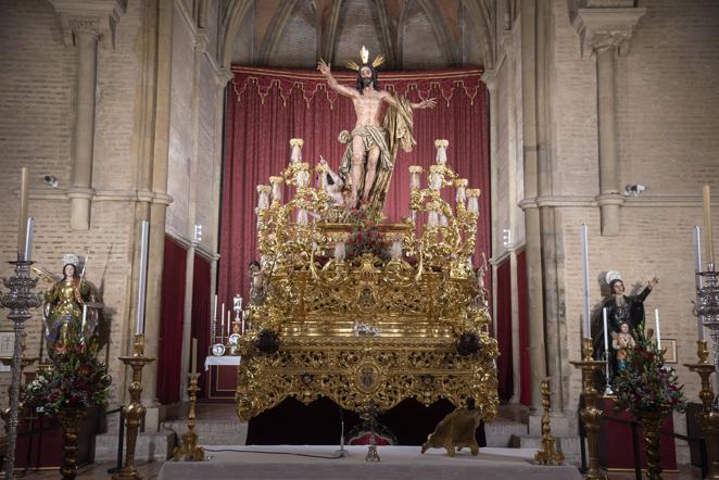 El Señor de la Resurrección en su paso de salida