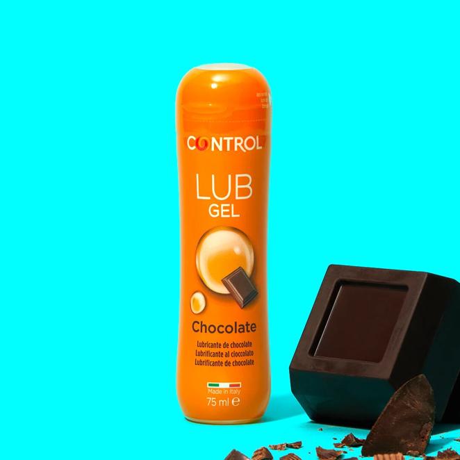Lubricante sabor chocolate. Endulza tus Navidades dándote un capricho con el lubricante de chocolate de Control. Es ideal para aquellos que, como tú, quieran darle un sabor único y un gusto original a algo más que las comidas de Navidad. Precio: 9,25€