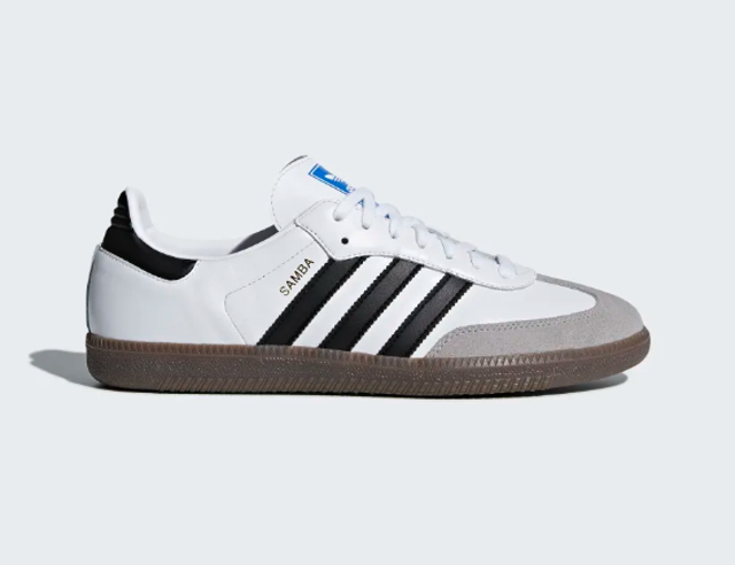 Adidas Samba. La zapatilla que más vas has visto en los últimos meses va a ser también una de las reinas del 2023. No es fácil conseguirla, de ahí que sea aún más especial como regalo navideño. Precio: 120 euros.