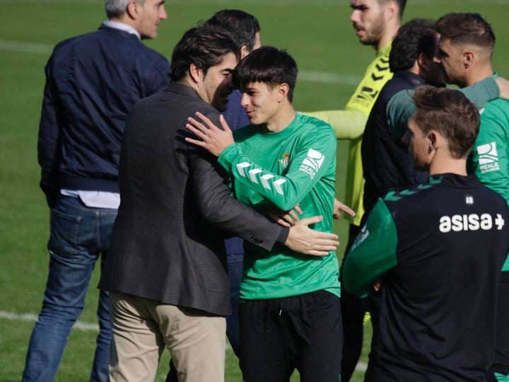 El Betis reúne a 17.000 aficionados en el entrenamiento a puerta abierta este lunes