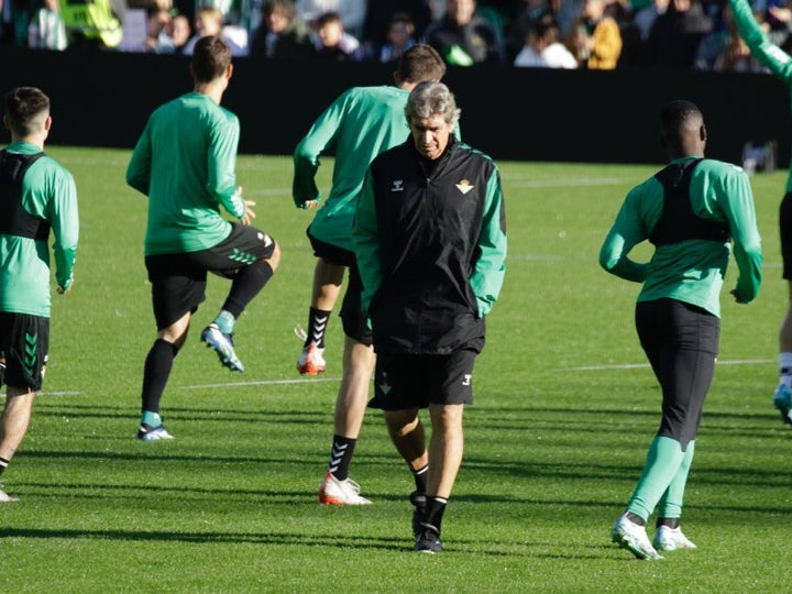 El Betis reúne a 17.000 aficionados en el entrenamiento a puerta abierta este lunes