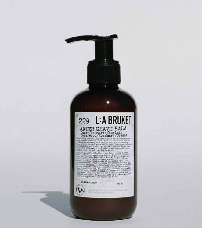 After Shave LA Bruket 229. After Shave LA Bruket 229, un bálsamo natural y nutritivo con propiedades reparadoras para calmar la piel tras el afeitado 36 €, en Isolée