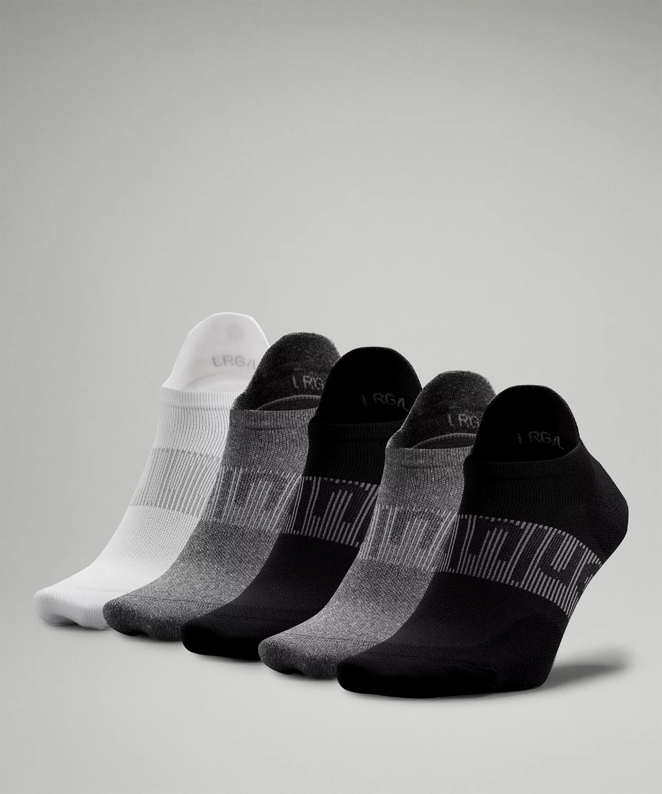 Calcetines. Un regalo clásico que siempre es un acierto. Te proponemos estos calcetines de Lululemon.