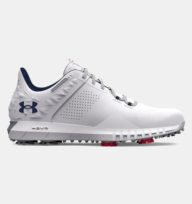 Zapatillas de golf. Los hombres que hacen golf valorarán muy positivamente este regalazo: unas zapatillas para la práctica de este deporte. Este modelo de Under Armour tiene una puntera con estampado 3D estratégicamente colocada para una mayor durabilidad y protección en tu swing. Disponible en <a href="https://www.underarmour.es/es-es/p/zapatillas_de_golf/zapatillas_de_golf_ua_hovr_drive_2_wide_e_para_hombre/3025078.html" target="_blank">underarmour.es</a>.