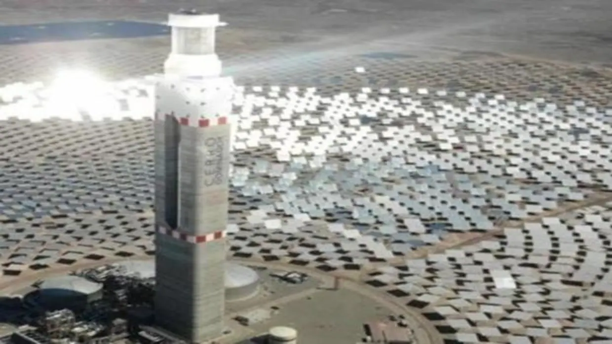 La planta solar construida por Abengoa y Acciona en Cerro Dominador, en el desierto de Atacama, Chile
