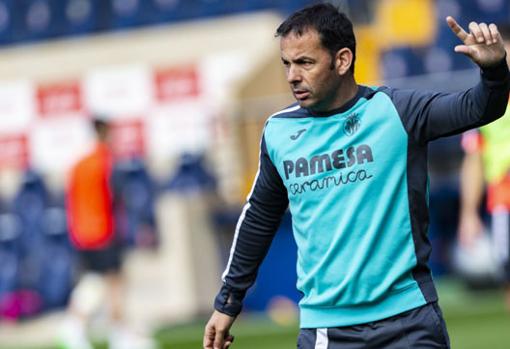 Javi Calleja, entrenador del Villarreal, en un partido de LaLiga