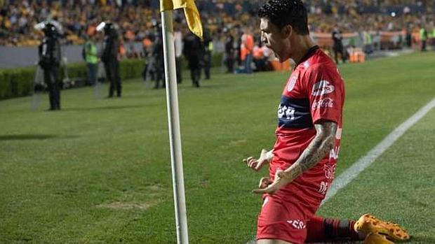 Rubén Cuesta celebra un gol