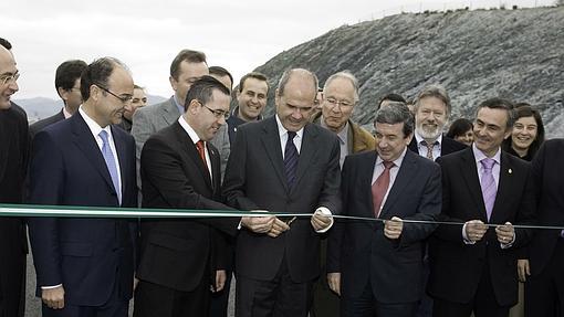 Manuel Chaves inaugurando un tramo de la Autovía del Almanzora en 2009