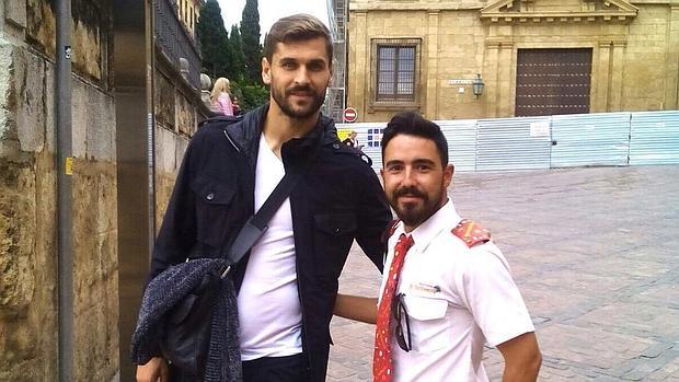 Fernando Llorente, durante su visita a Córdoba en octubre