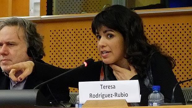 Teresa Rodríguez, durante su intervención en un «taller de deuda» en el Europarlamento