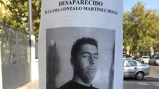 Cartel con la imagen del joven desaparecido