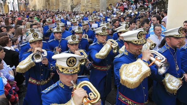 La Salud anuncia sus contratos para Semana Santa 2016