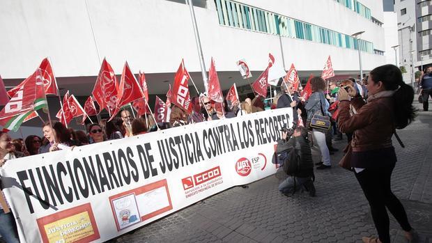 Protesta de los funcionarios de Justicia contra los recortes