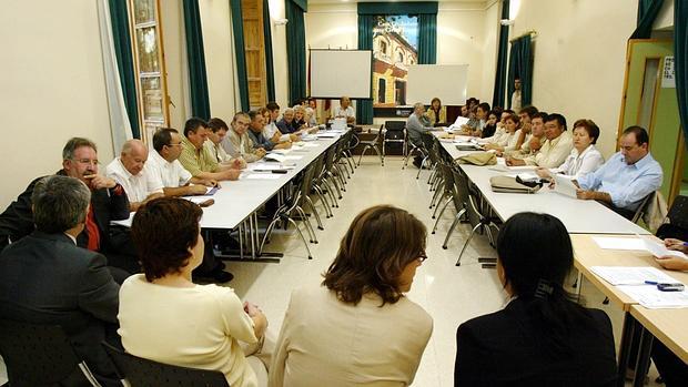 Reunión de representantes vecinales para los presupuestos participativos, en 2003